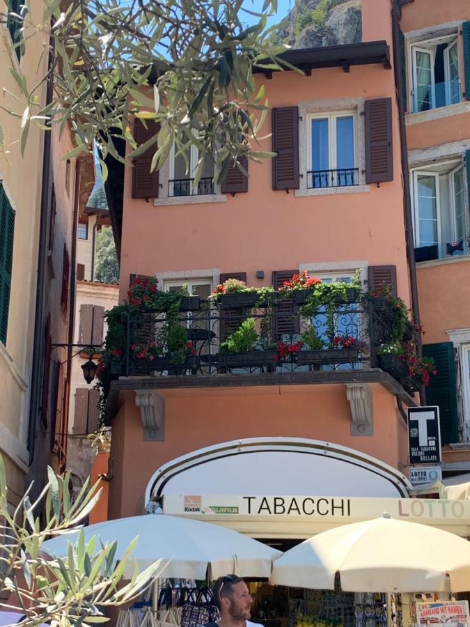Albergo Ristorante Montebaldo Limone sul Garda Exterior foto